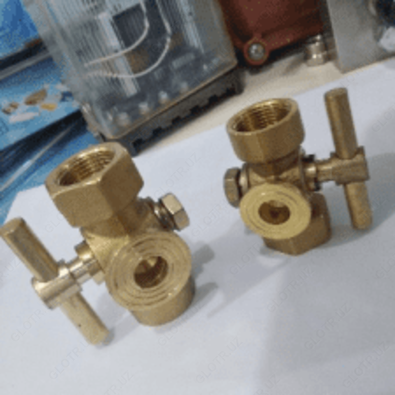 Трехходовой кран 001