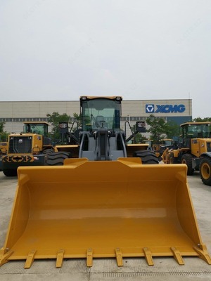 Фронтальный погрузчик LW550FN