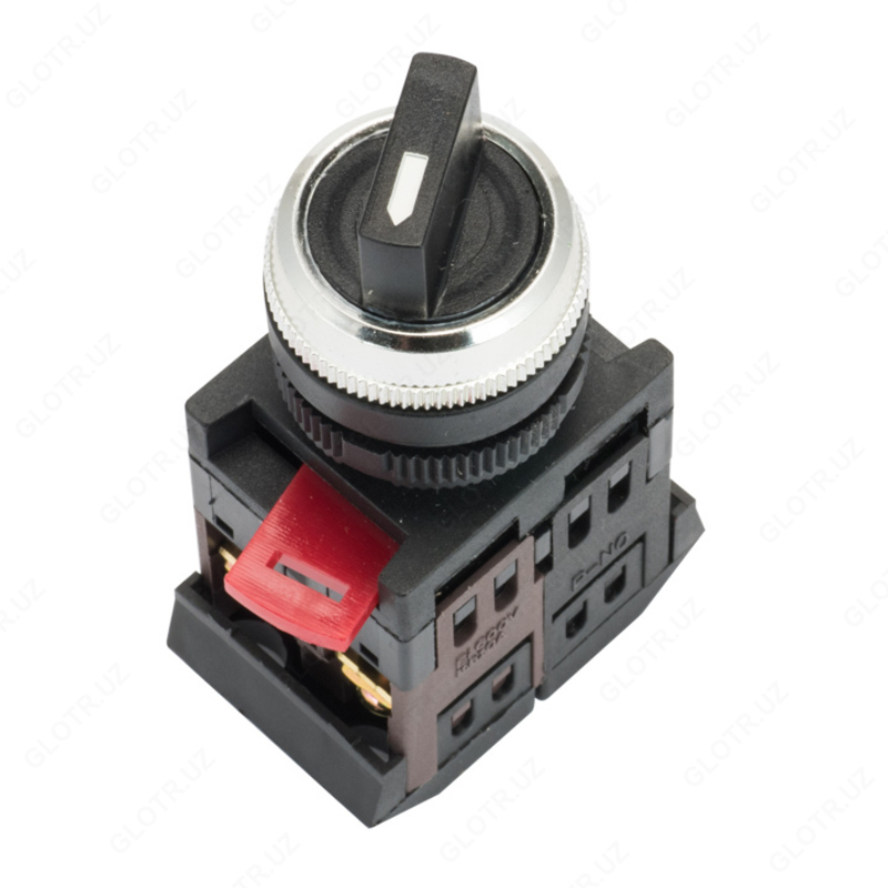 Qulning yuzini oyoq osti qilayotgan bekasining porno surati