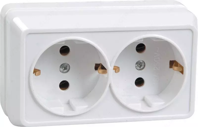 Розетка 2-местная с з/к для открытой установки РС22-3-ОБ 16А OKTAВA IEK  белый