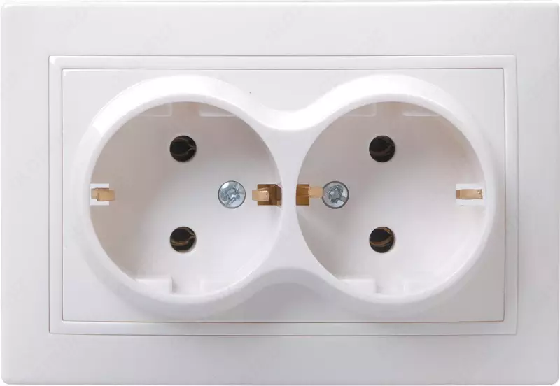 Himoya panjasi bolmagan 2-gang c/c rozetkasi RS12-3-KB 16A QUARTA IEK  oq