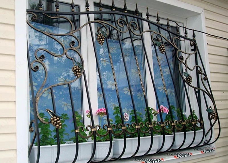  Изготовление и монтаж оконных решеток - 