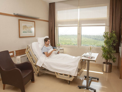 Услуги по медицинскому туризму в области ортопедии в Индию