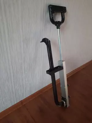 Такер для установки скоб в кассете