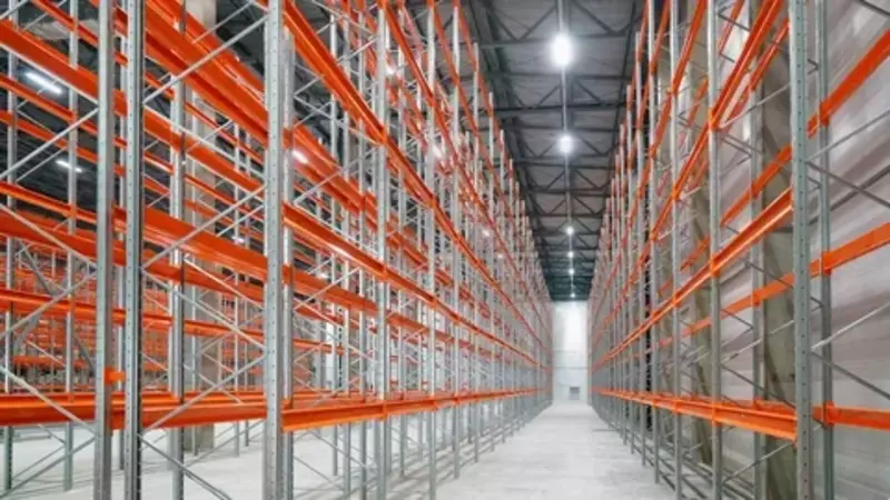 Фронтальные стеллажи