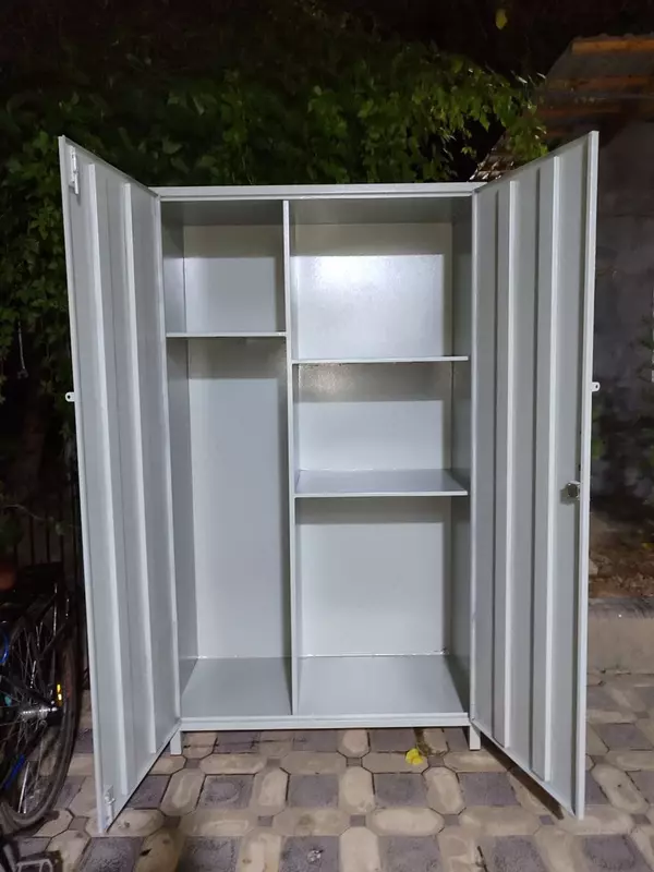  Металлический шкаф для хранения документов - 