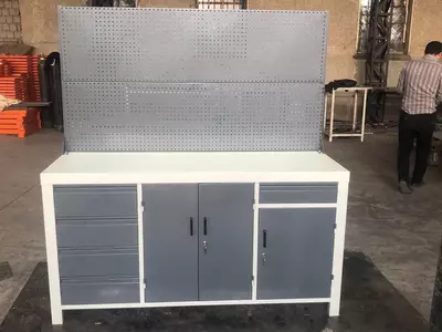 Perforatsiyali metall verstak