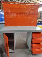 Perforatsiyali metall verstak