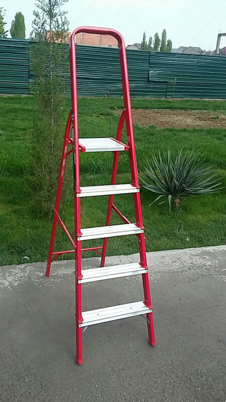 Стремянка 17005