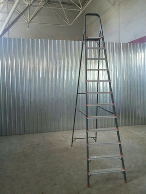 Стремянка с 12 ступенями