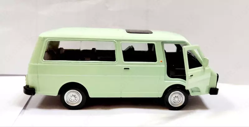 Машинка игрушка микроавтобус РАФ металлическая