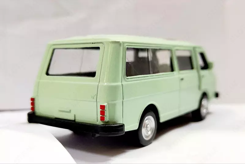 Машинка игрушка микроавтобус РАФ металлическая