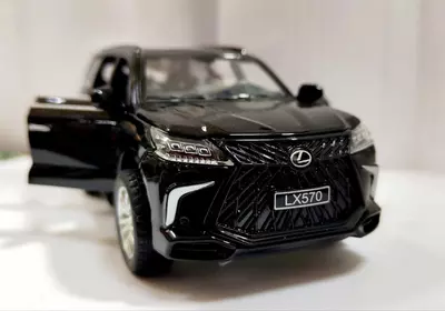 Машинка игрушка металлическая Lexus LX570