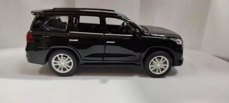 Машинка игрушка металлическая Lexus LX570