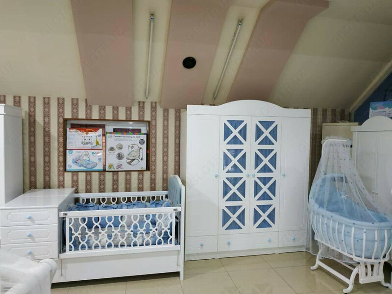 Комплект детской мебели (беловато-голубой)