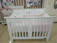 Детская кроватка (бело-розовая)