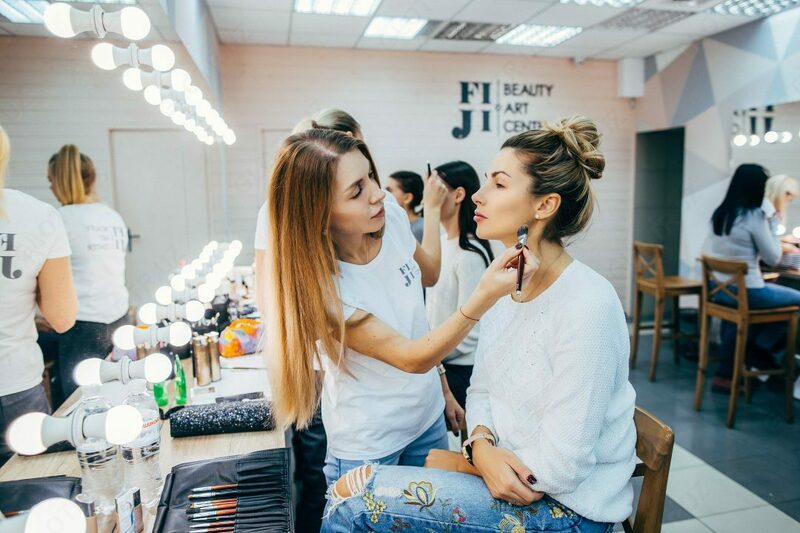Школа визажистов. Курсы макияжа в Ташкенте. Станьте make-up мастером