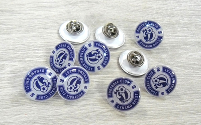 Изготовление нагрудных металлических значков