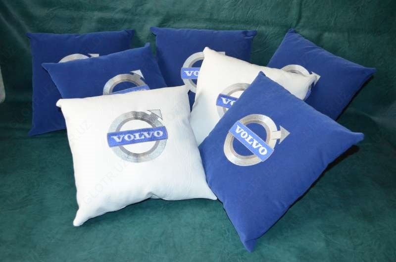 Подушки 40 х 40 с логотипом - от {0} сум