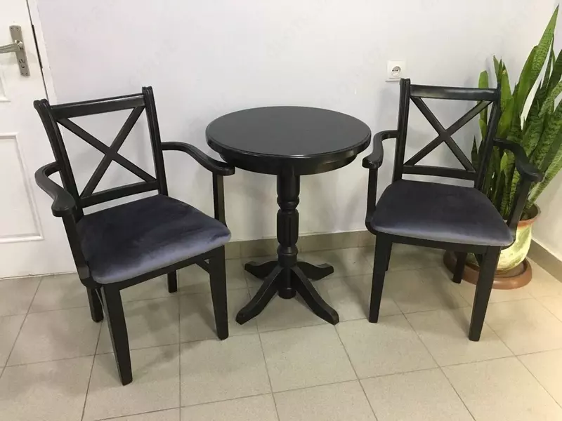 Кофейный стол и стулья с подлокотниками (комплект из 2 стульев) - по запросу