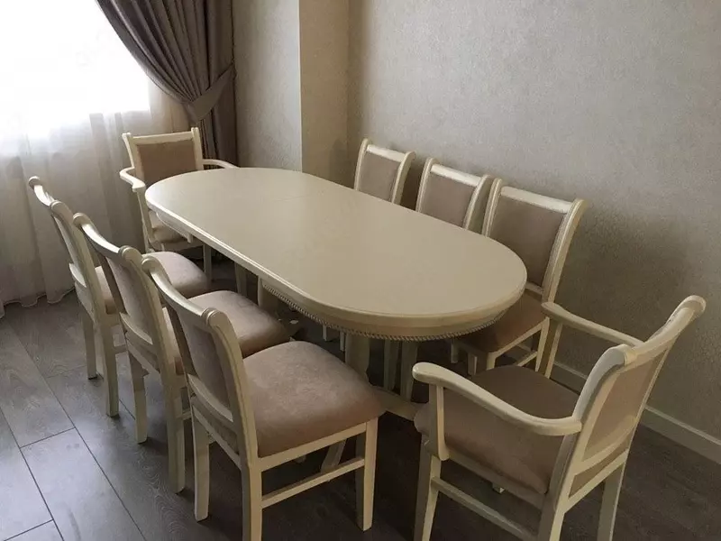 Стул на деревянном каркасе