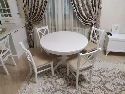 Цена по запросу Стул на деревянном каркасе