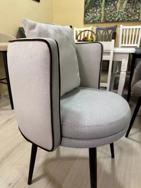 Серый мягкий стул для кухни - по запросу
