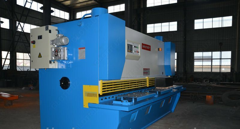 Гильотина гидравлическая 4 мм и выше