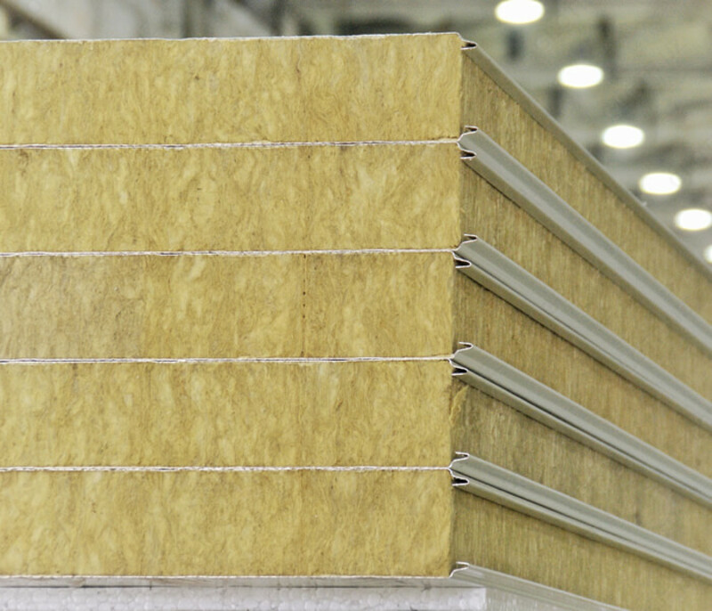   Стеновая сэндвич-панель с базальтовым утеплителем  75 мм ( толщина метала 0 4 мм Российский)