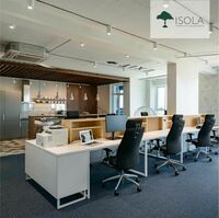 Buyurtma qilinadigan ofis mebellari