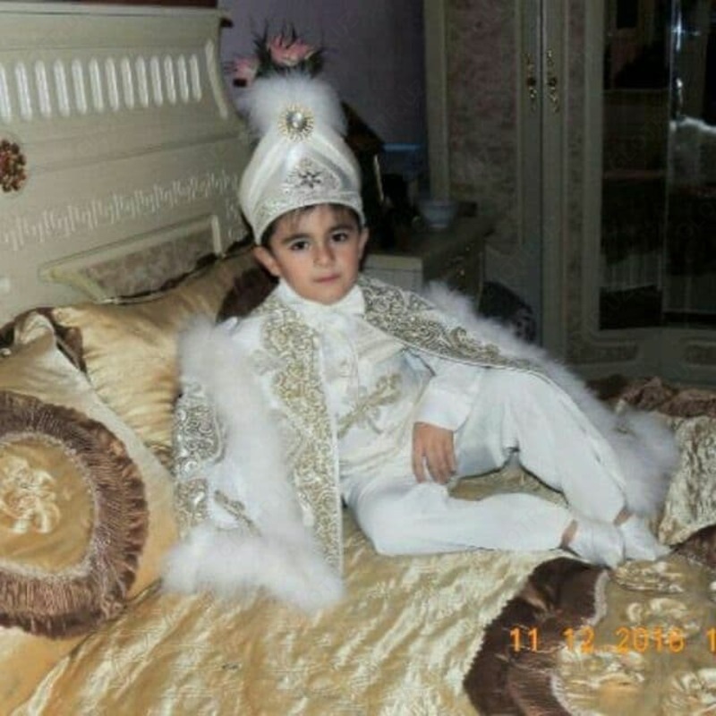 Ertak qahramonlarining kostyumlarini tikish