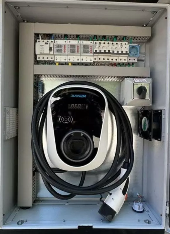 зарядная станция для электромобиля