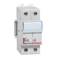 Sugurta ushlagichi 3P 10X38 500V