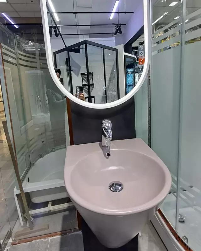 Умывальник с зеркалом и смесителем OOO SAYINA STROY