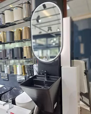 Подвесная раковина с зеркалом+смеситель - 11 912 380 so'm / dona