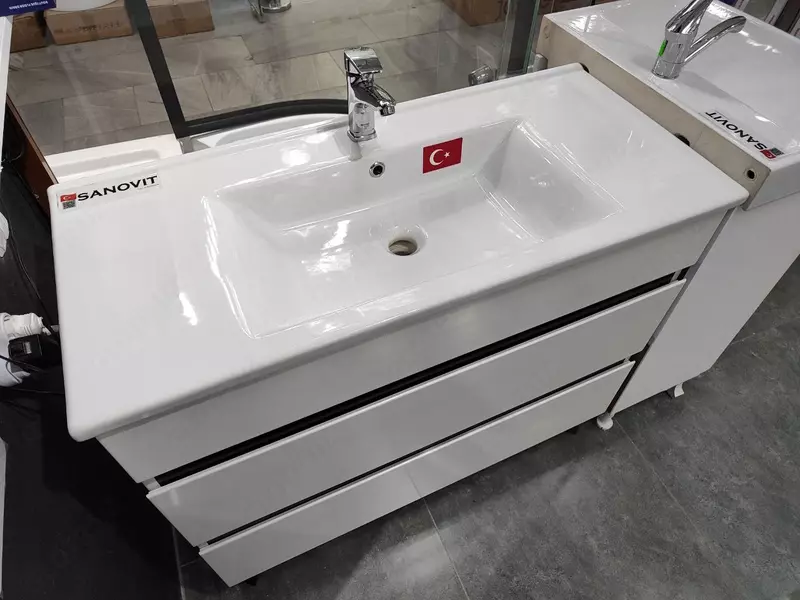   Раковина с тумбой