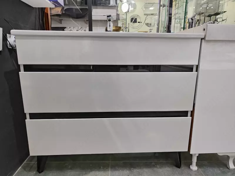  Раковина с тумбой Только в розницу