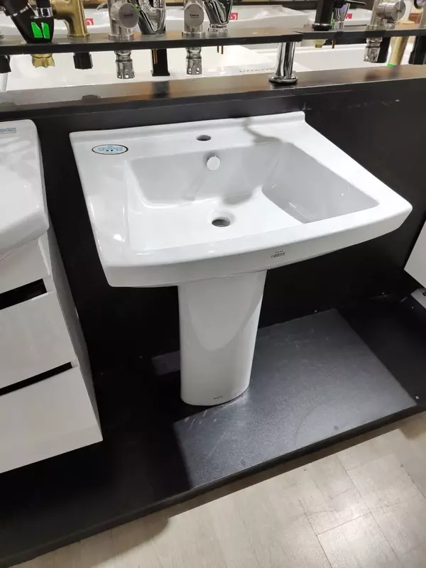 Раковина с пьедесталом