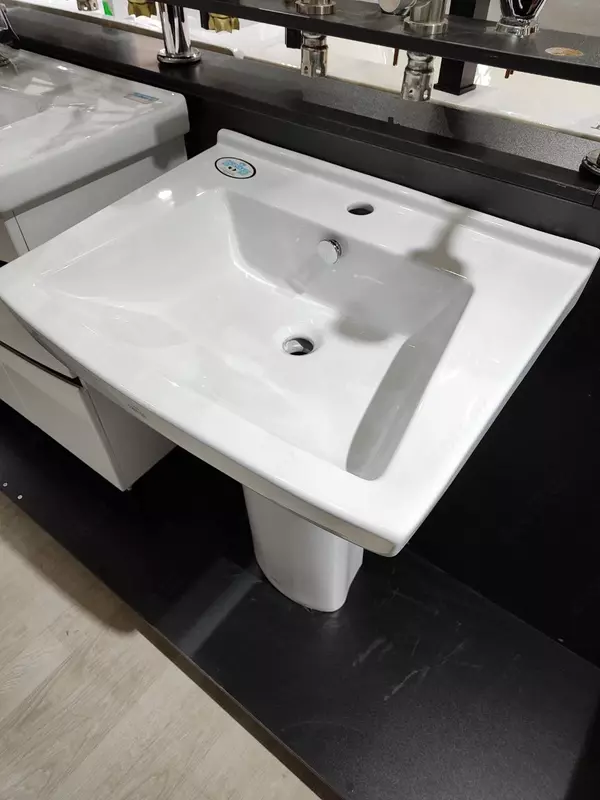 963 796 so'm Раковина с пьедесталом