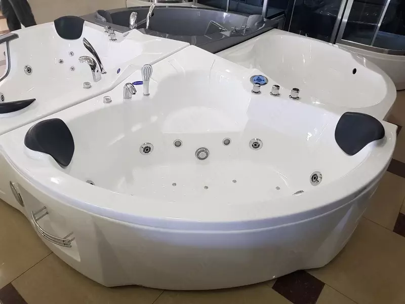 Гидромассажная ванна 150/150