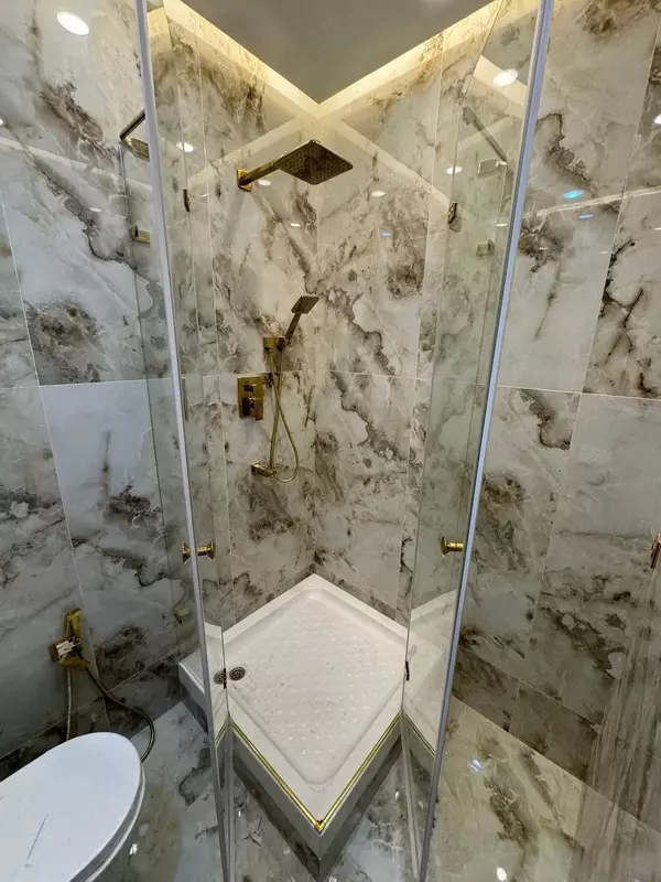 6 029 890 сум Душевое ограждение MYGUESS Gold 90/90