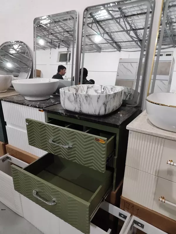   Подвесной умывальник GOLD BANYO. Азербайджан. 80см