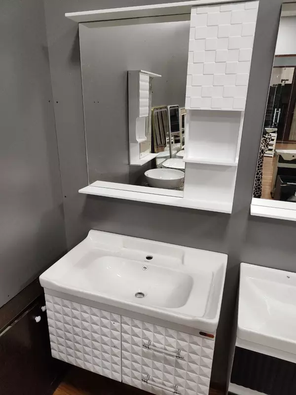 Подвесной умывальник в комплекте. Азербайджан. 80см