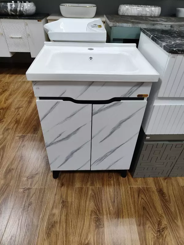   Раковина с тумбой. Азербайджан. 80см