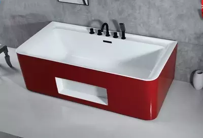 одна стоящая ванна