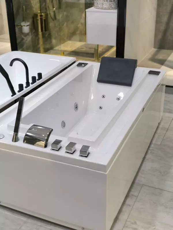 Гидромассажная ванна