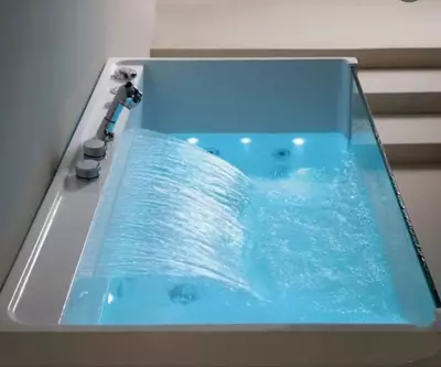   Отдельно стоящая мини джакузи ванна 120х70