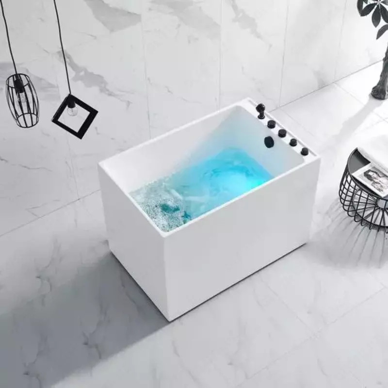 Отдельно стоящая мини ванна 110х70