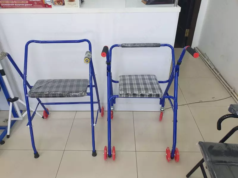 Ходунки для инвалидов с сидением
