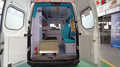 Ford Transit Ambulance - машина скорой помощи